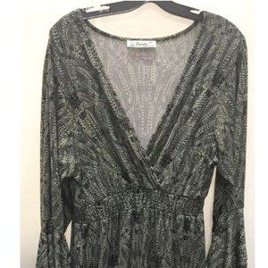 LAPOGEE GEOMETRIC BLACK AND TAN PATTERN BELL SLEEVE VNECK MAXI DRESS